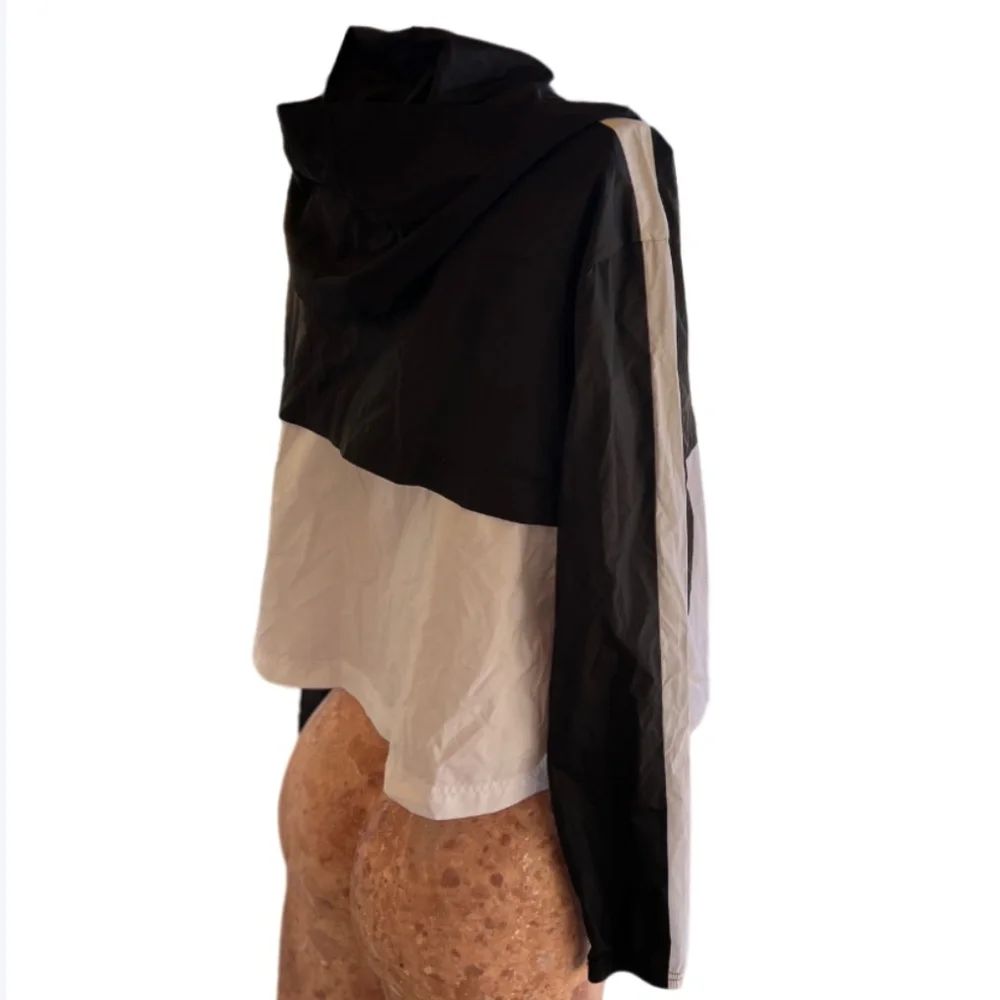 Nike Dri Fit Windrunner Hooded Windbreaker Full Zip - Picture 4 of 7